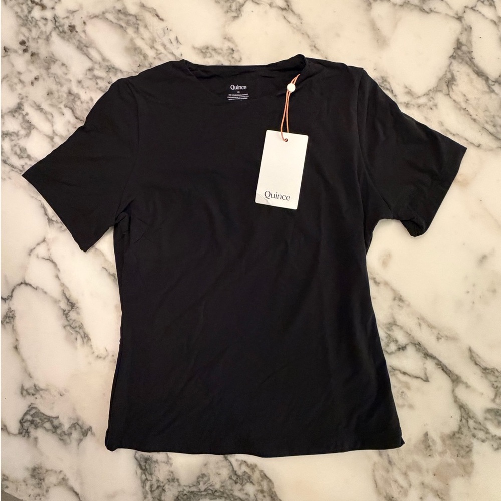 NWT Quince Womens Second Skin Cropped Tee Black Sleeved Top Sz S - Picture 2 of 7